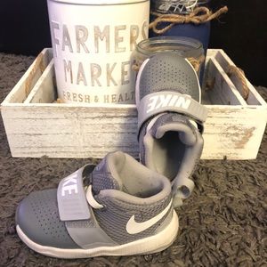Nike white and gray toddler shoes